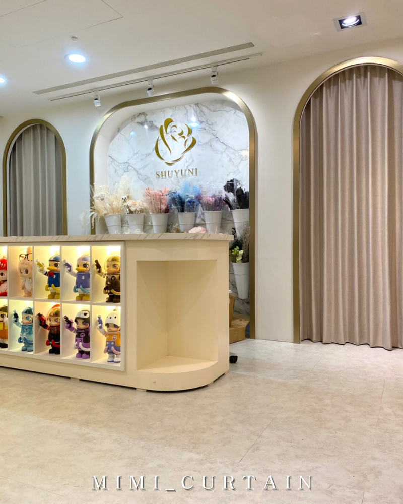 MIMI_CURTAIN - 1